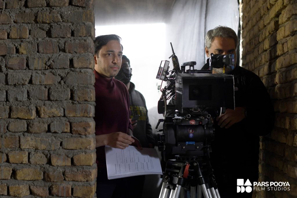 _DSC9487_e-w-low-min